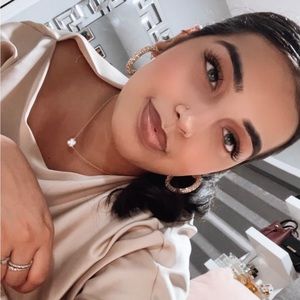 Meet your Posher, Zahra